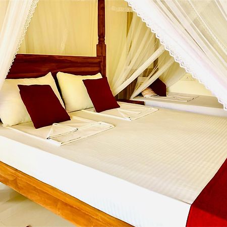 Green Hut Nature Resort Сігірія Екстер'єр фото